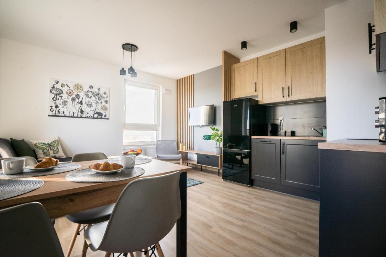 Bizapartments - Modern Flats With Parking Варшава Екстериор снимка