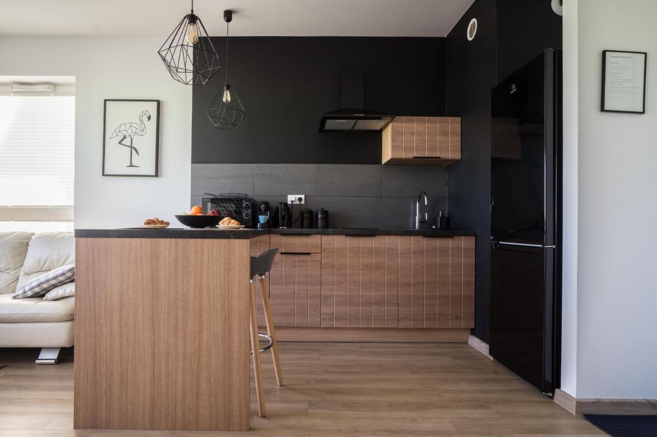 Bizapartments - Modern Flats With Parking Варшава Екстериор снимка