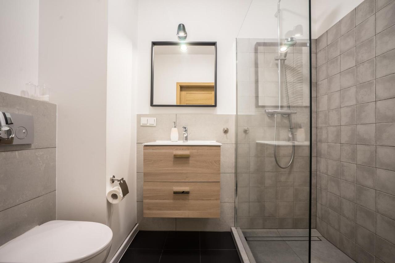 Bizapartments - Modern Flats With Parking Варшава Екстериор снимка